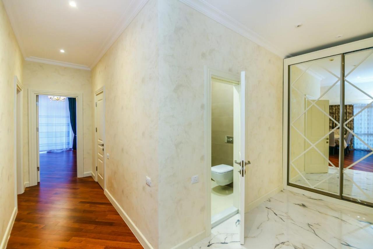 Lux Family Apartment In City Center Baku Exterior photo