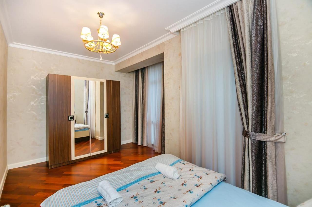 Lux Family Apartment In City Center Baku Exterior photo