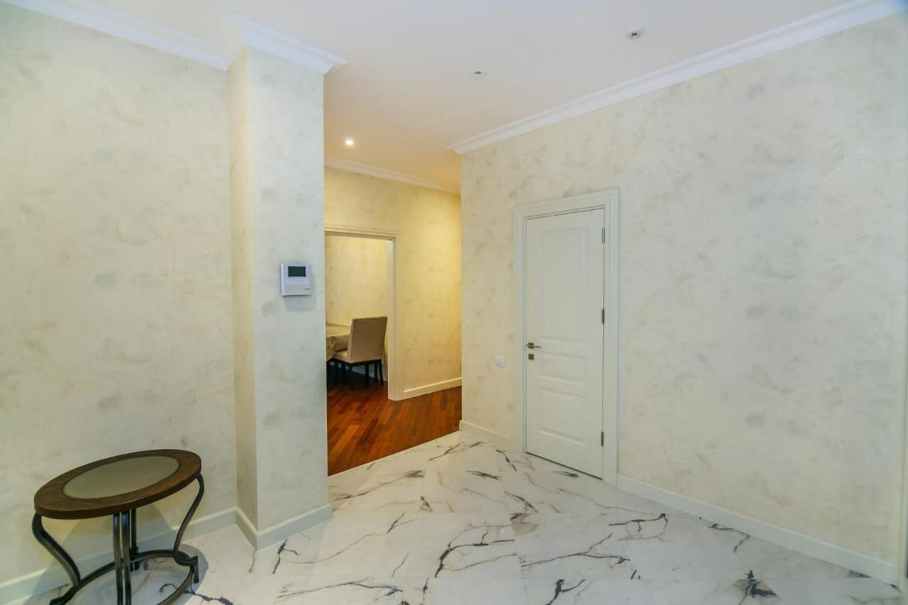Lux Family Apartment In City Center Baku Exterior photo
