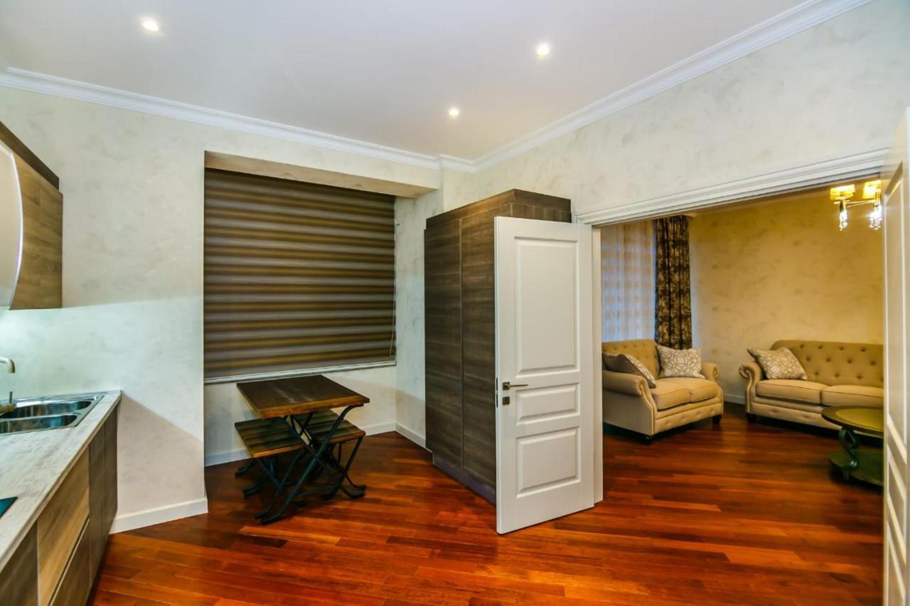 Lux Family Apartment In City Center Baku Exterior photo